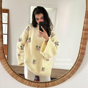Chunky Knit Cardigan, Oversized Floral Rose Sweater, Hand Knitted Cozy Wool Jumper, Custom Color Gift for Her, Aesthetic Fall Clothing
